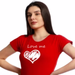 ⁦نايت شيرت قطن نص كم استريتش بطبعه - احمر⁩ - الصورة ⁦3⁩