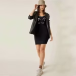 ⁦نايت شيرت قطن استريتش حماله رفيعه مطبوع - اسود⁩ - الصورة ⁦3⁩