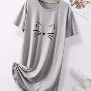 نايت شيرت رصاصي نص كم برسمة وجه قطة من الأمام